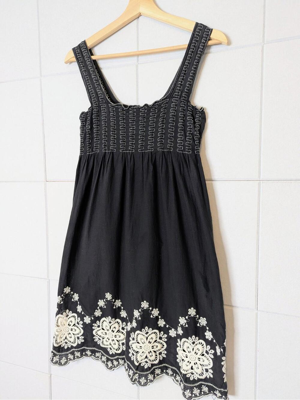 Vintage y2k cotton smocked babydoll dress w/ floral embroidery